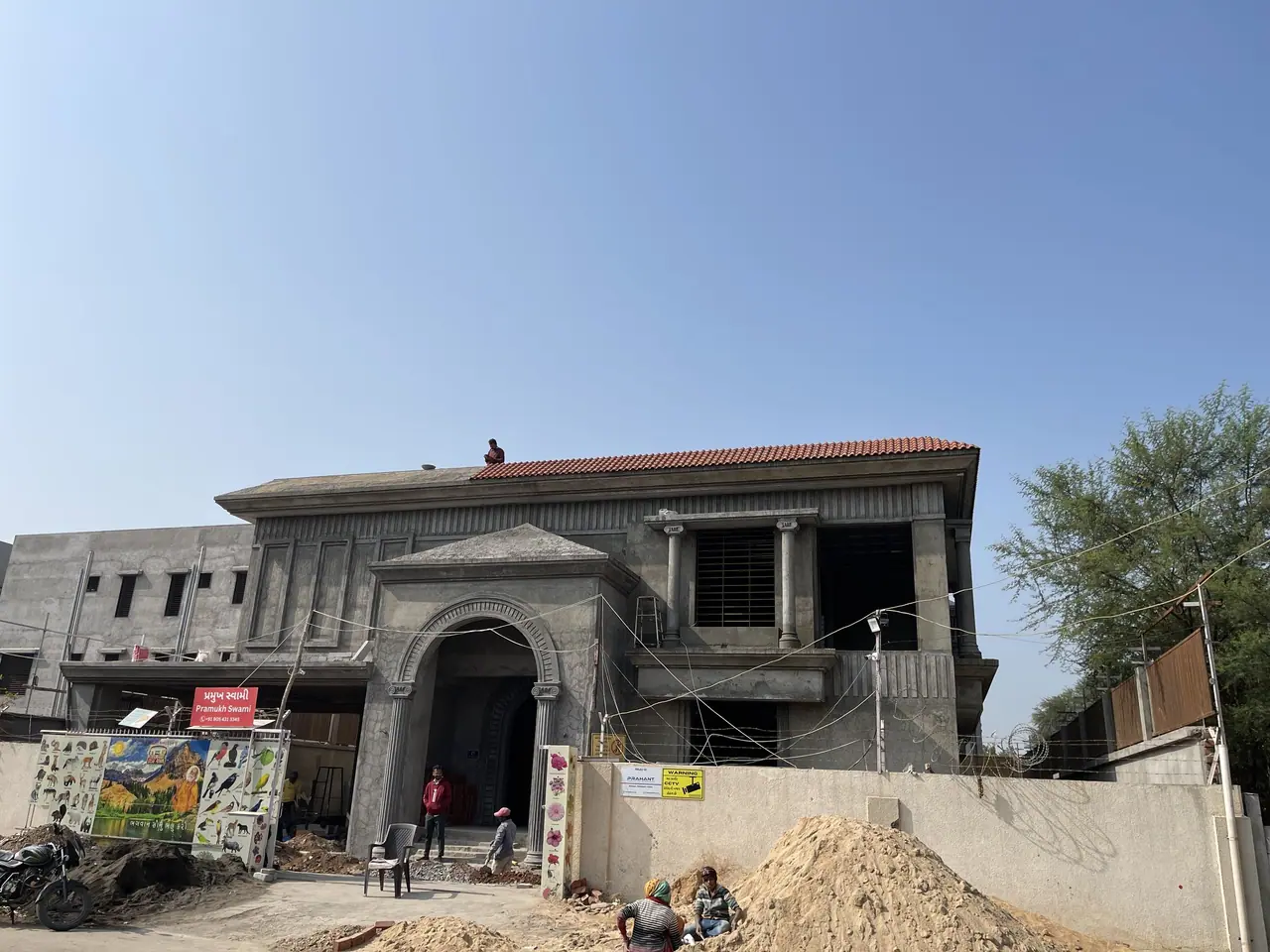 PS Bungalow structure with the arched entrance in place